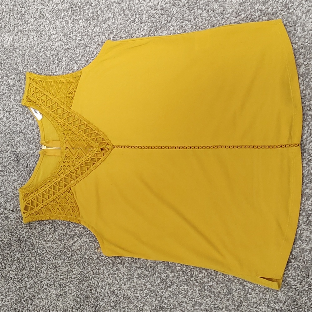 Crochet Detail Mustard Tank